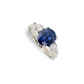 Sapphire diamond ring