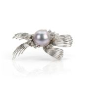 Diamond pearl brooch