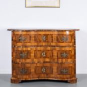 Baroque chest of drawers