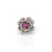 Ladies' ring in flower shape with diamond and ruby setting