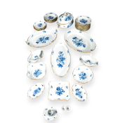 Meissen Blaue Blume mit Insekten