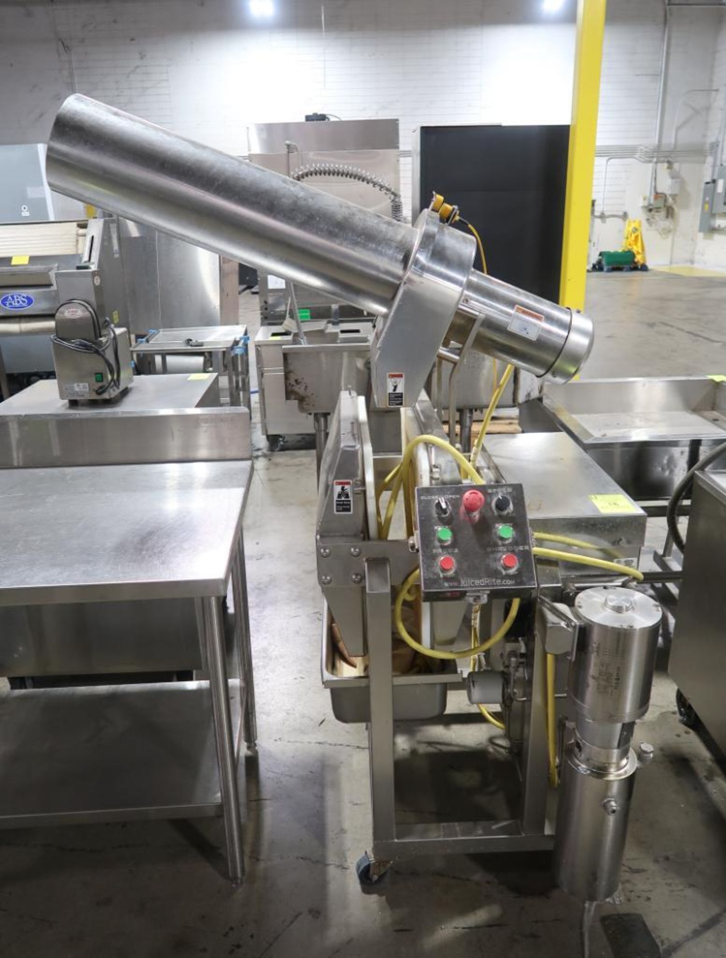 JuicedRite cold-press juicer- juices 20-40 gal/hour - Image 2 of 5