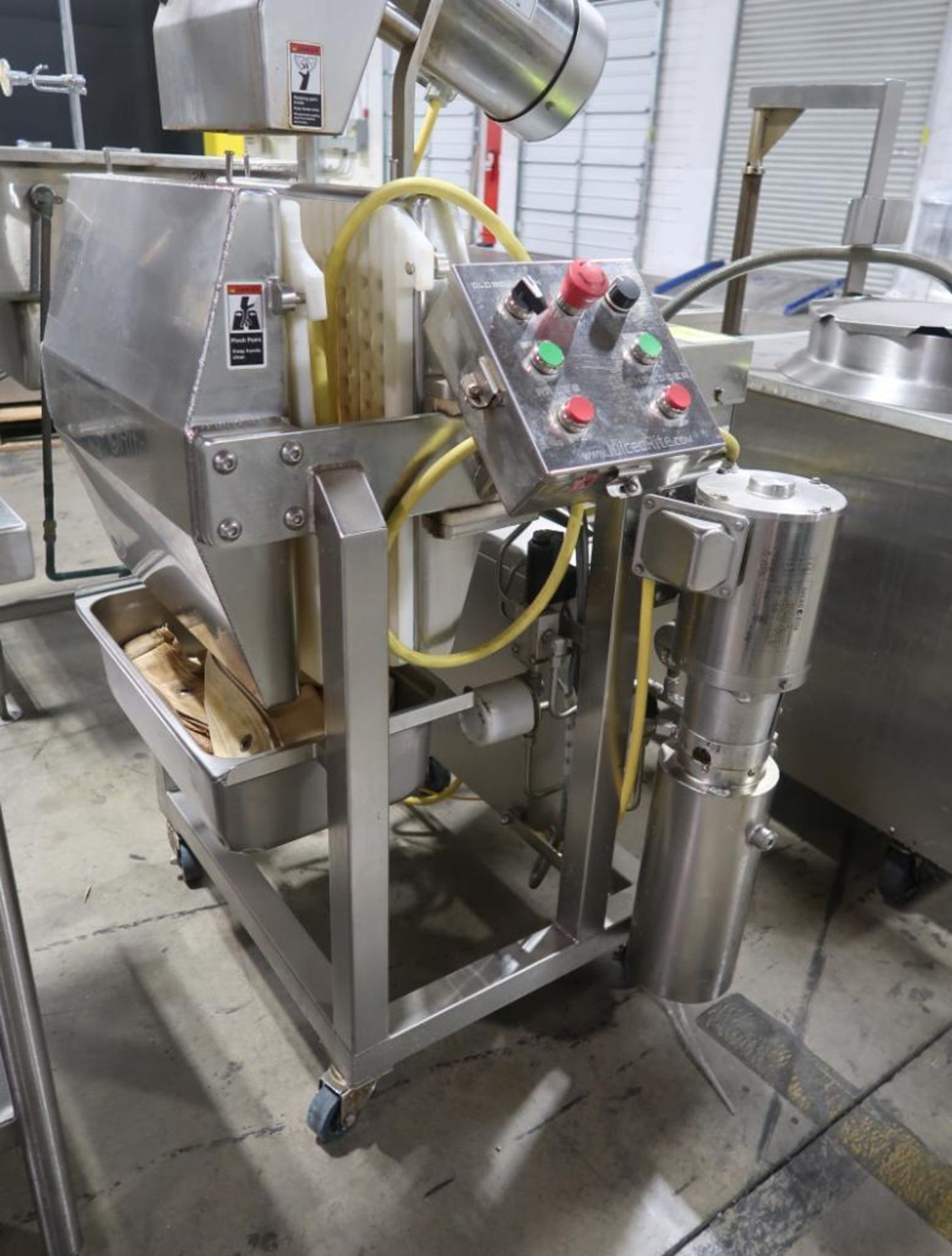 JuicedRite cold-press juicer- juices 20-40 gal/hour - Image 4 of 5