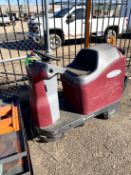 MINUTE MAN RIDE ON FLOOR SCRUBBER