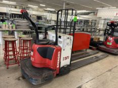RAYMOND 8000LB END RIDER PALLET JACK