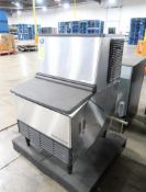 Hoshizaki ice maker w/ storage