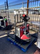 RAYMOND ELECTRIC PALLET JACK