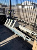 CROWN MANUAL PALLET JACKS