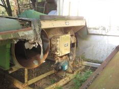 Turner 6 x 4 Screen, lot located in Huntingdon, Cambridgeshire, loading free of charge - yes