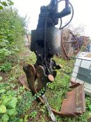 Liebherr Hydraulic Grab, loading free of charge - yes, lot location Belford, Northumberland Please