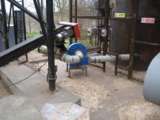 UT Screw (from silo to injector fan), approx. 150mm dia. x 3.4m high, lot located in Huntingdon,