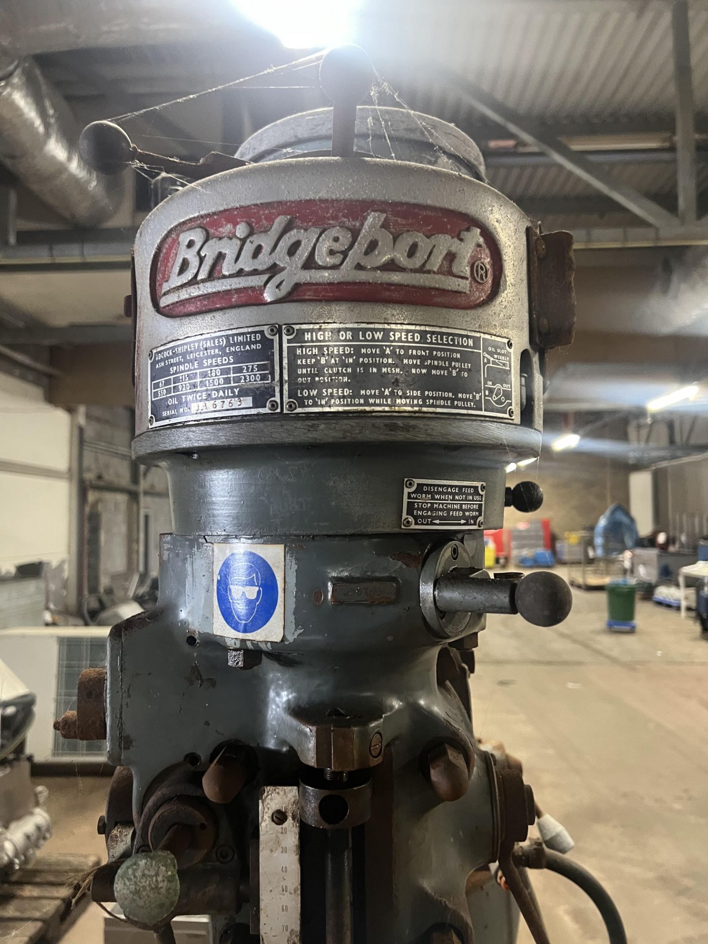 Bridgeport Turret Head Milling Machine, approx. 1.2m x 1.4m x 2m high, lift out and loading charge + - Image 5 of 10