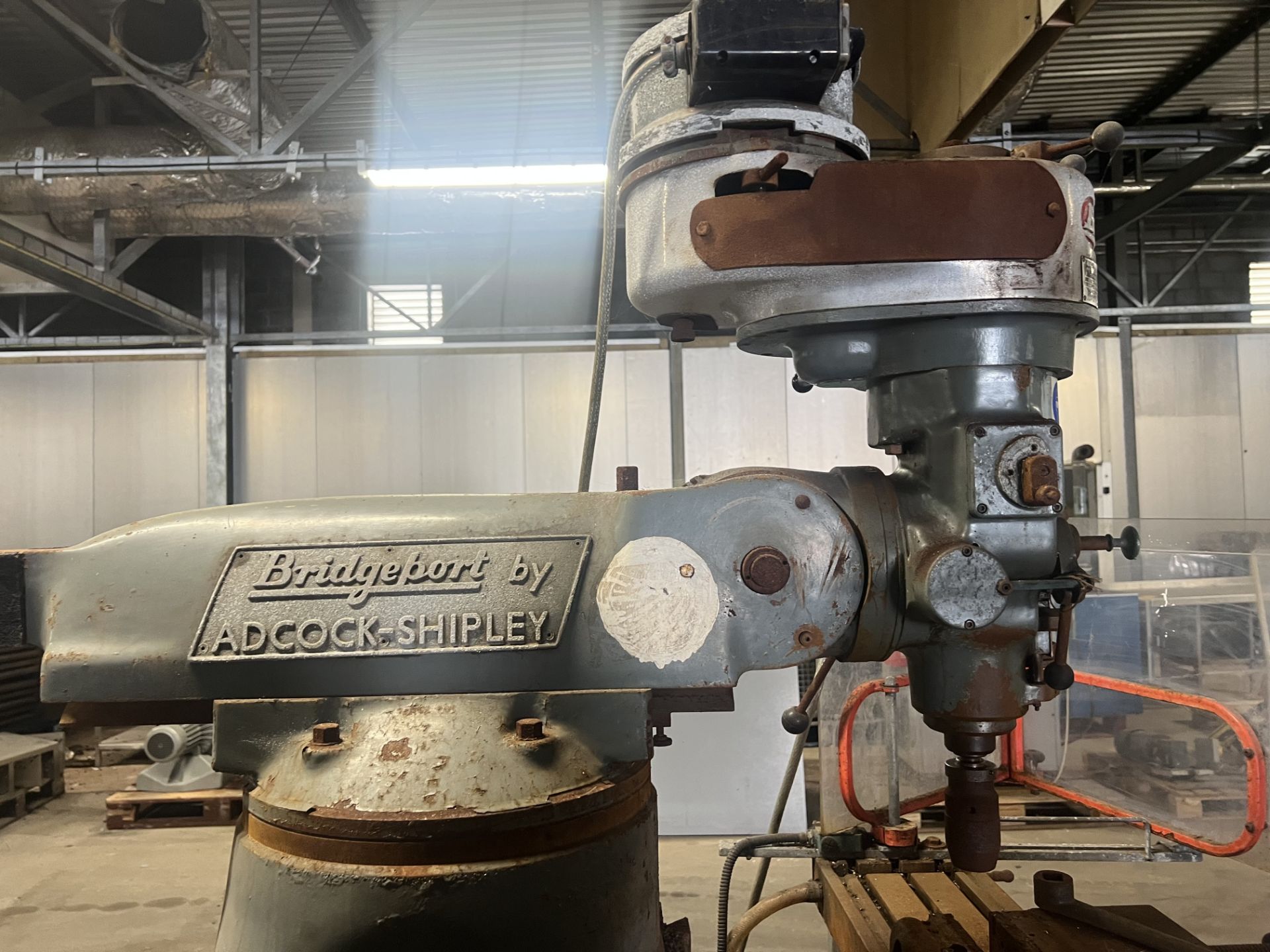 Bridgeport Turret Head Milling Machine, approx. 1.2m x 1.4m x 2m high, lift out and loading charge + - Image 9 of 10