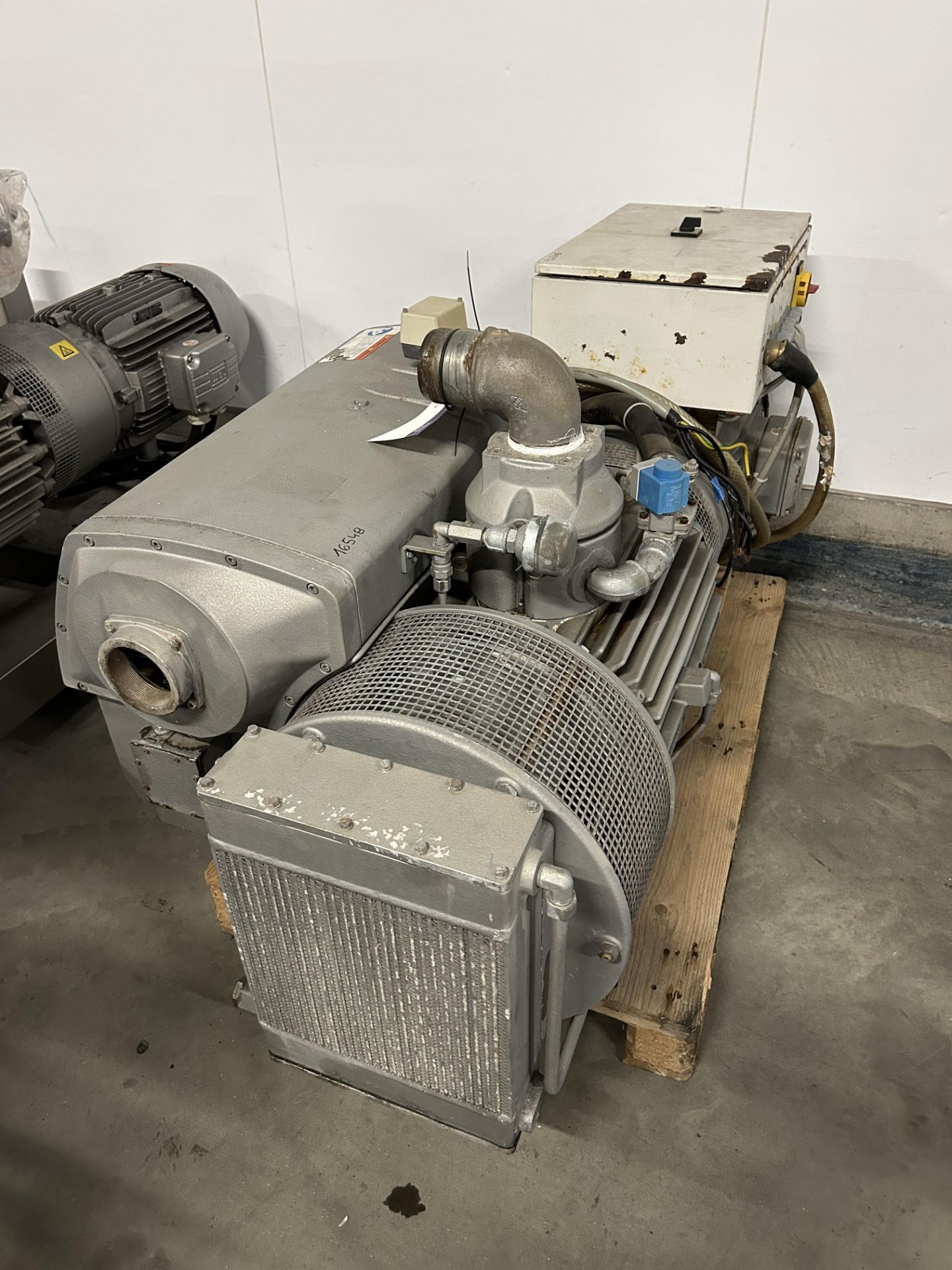 Busch RA630 Vacuum Pump, approx. 1.7m x 0.9m x 0.8m high, lift out and loading charge + VAT £30 - Image 2 of 4