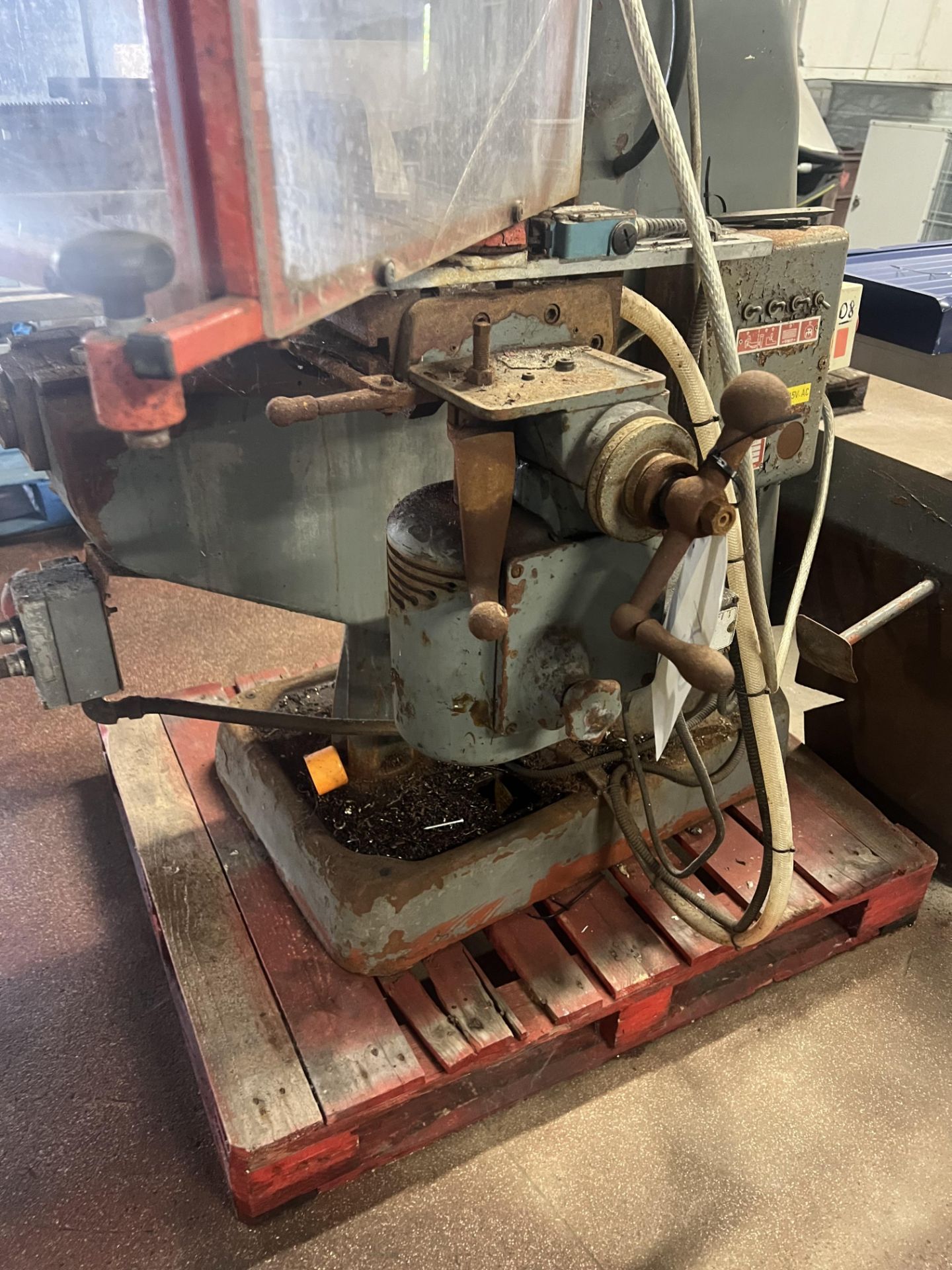 Bridgeport Turret Head Milling Machine, approx. 1.2m x 1.4m x 2m high, lift out and loading charge + - Image 3 of 10