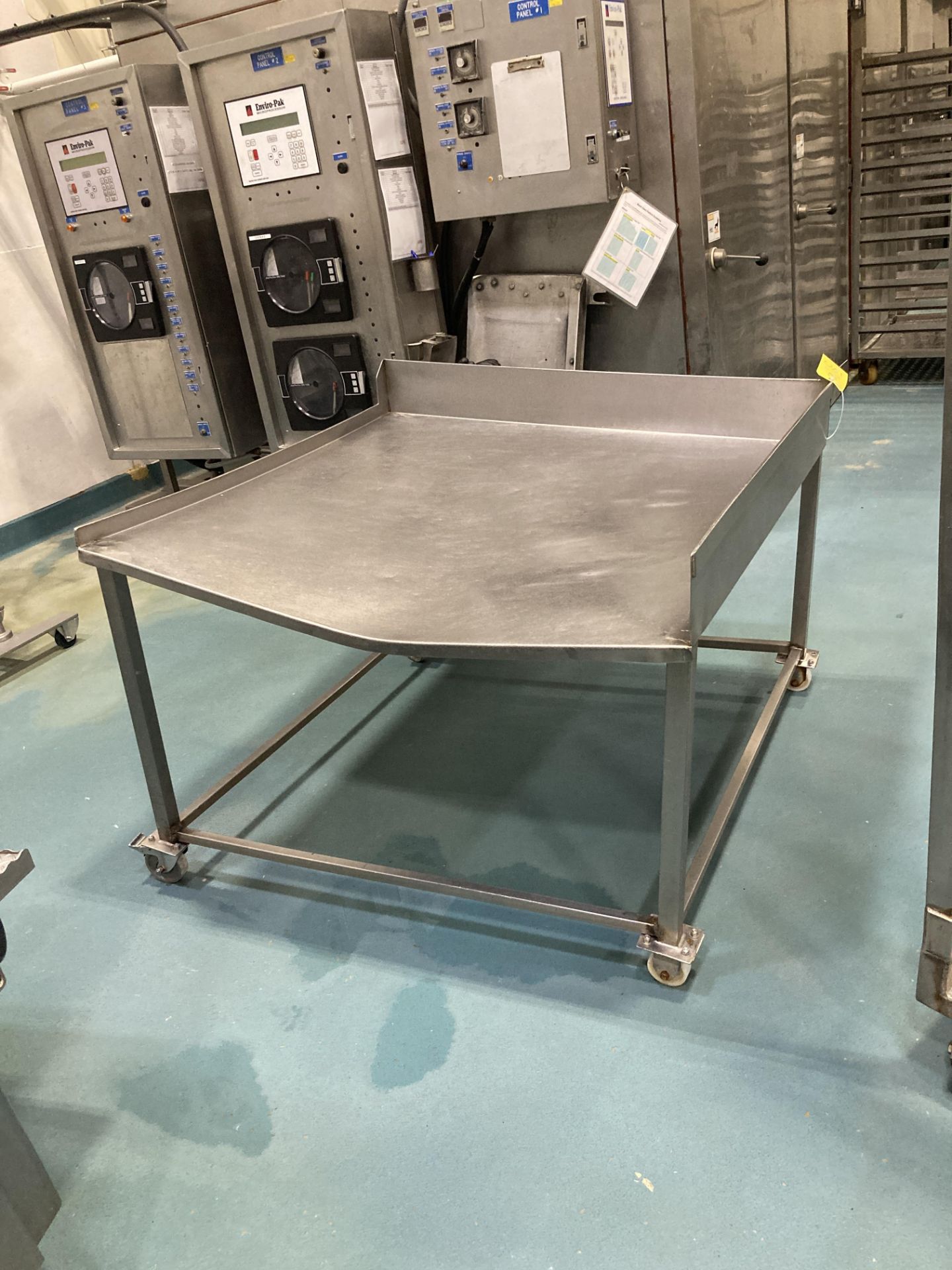 Slanted Box Loading Table Slanted stainless steel table with casters ***LOADING & RIG FEE OF ...
