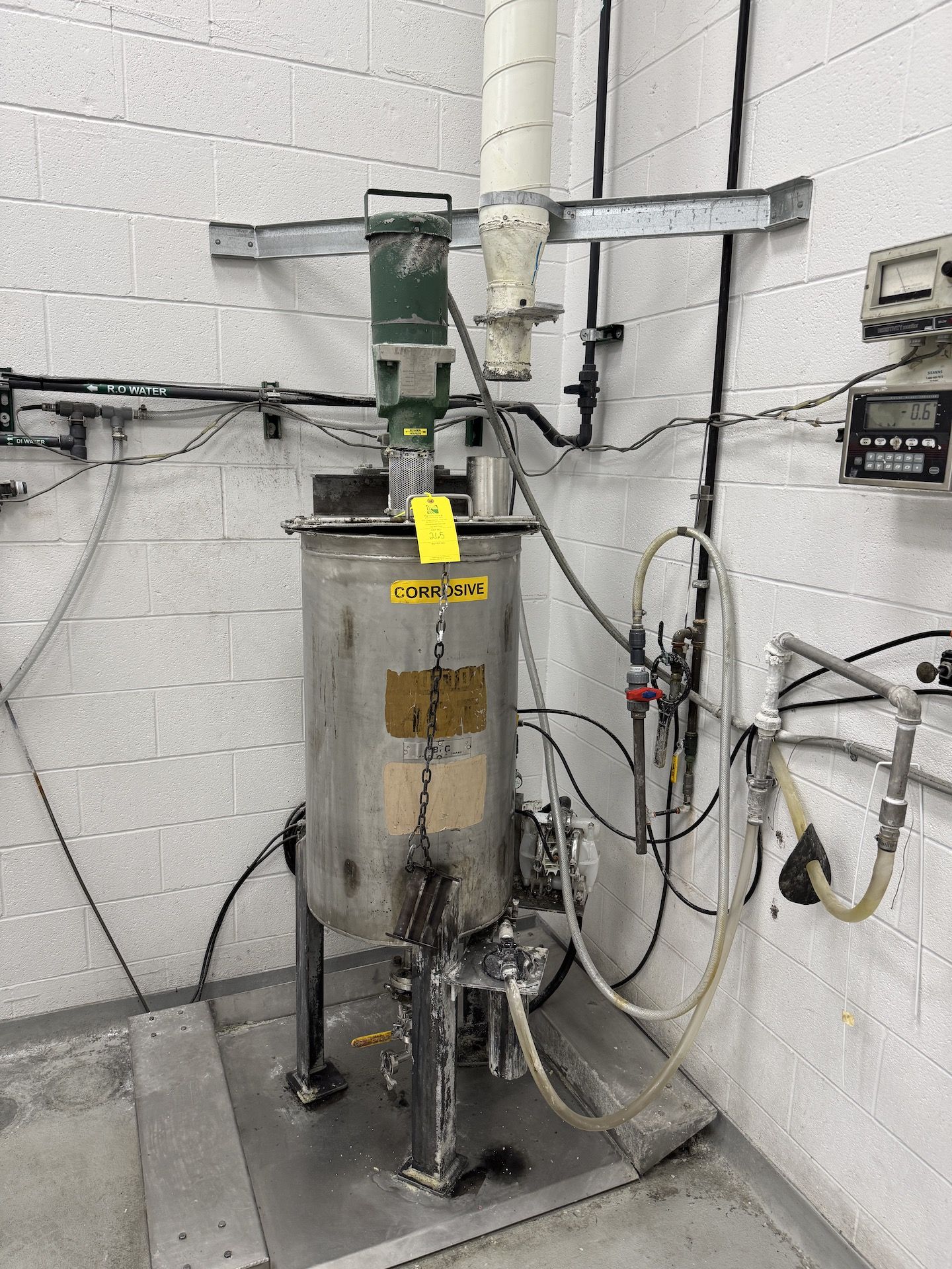Lightnin R135 Stainless Steel Mixing Tank w/ Lightnin Mixer and Wilden Diaphragm Pump ...