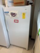 Sears Roebuck 4 C Refrigerator, Model# 253.60722001, Serial# WA74101104, 115 VAC, 60 Hz