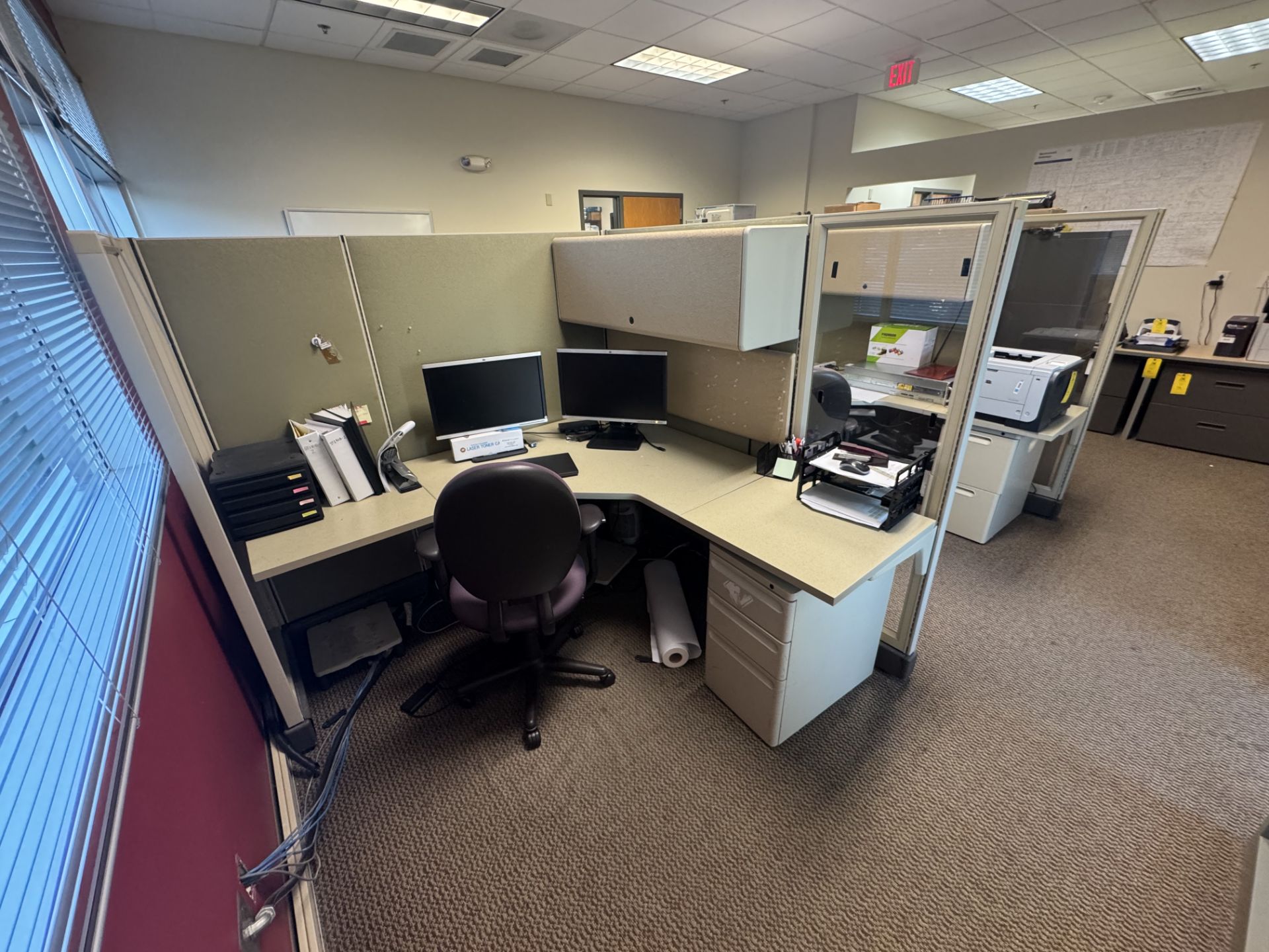 Cubicles, 4 Work Spaces (All Photoed)