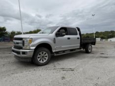 Ford F350 XLT 6.7L Power Stroke With Flatbed