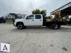 2013 GMC 3500HD Crew Cab Flatbed Bed