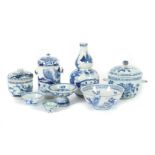 Konvolut 8 Porzellanobjekte China,