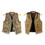 Zwei afghanische Westen 1. Hälfte 20.