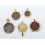 5 Münzanhänger modern, 2x römisch, 1x
