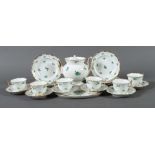 Teeserviceteile mit kupfergrünem