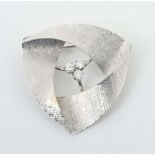 Brosche 1970, Weißgold 750, gepunzt, 3