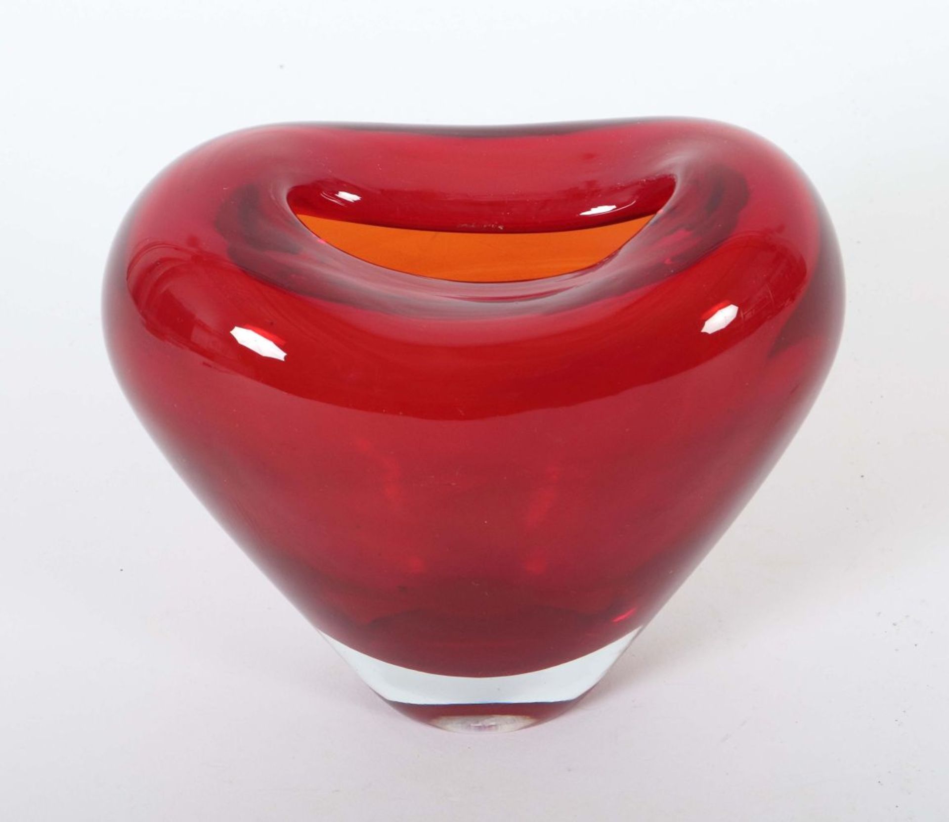 Massive kleine herzförmige Vase 2. H. - Bild 2 aus 2