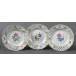 3 durchbrochen gearbeitete