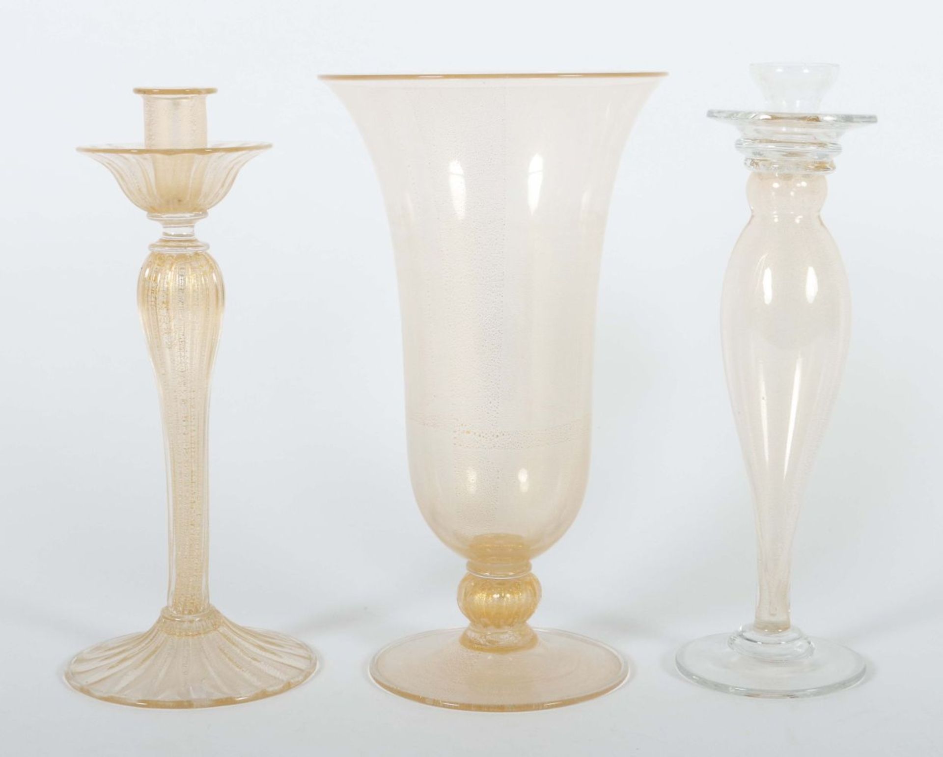 2 Kerzenleuchter & eine Vase wohl