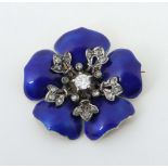 Emaille Brosche modern, Blütenform,