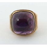 Ring mit Farbstein um 1950, Gelbgold