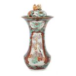 Bedeckelte Vase China, 20. Jh.,