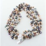 Collier aus Süßwasserperlen modern,