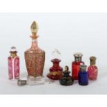 8 kleine Flakons 19./20. Jh., überw.