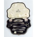 Reisenecessaire in Etui Henry