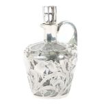 Karaffe mit Feinsilberoverlay 20. Jh.,