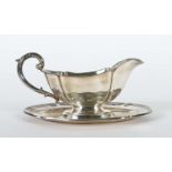 Große Sauciere auf Presentoir Wilkens