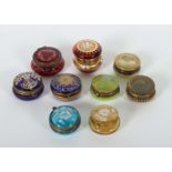 9 Kleine Deckeldosen 19./20. Jh.,