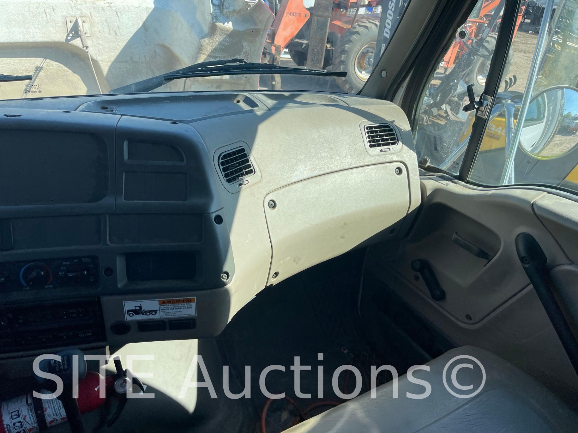 2006 Sterling Acterra S/A Wireline Truck - Image 33 of 50