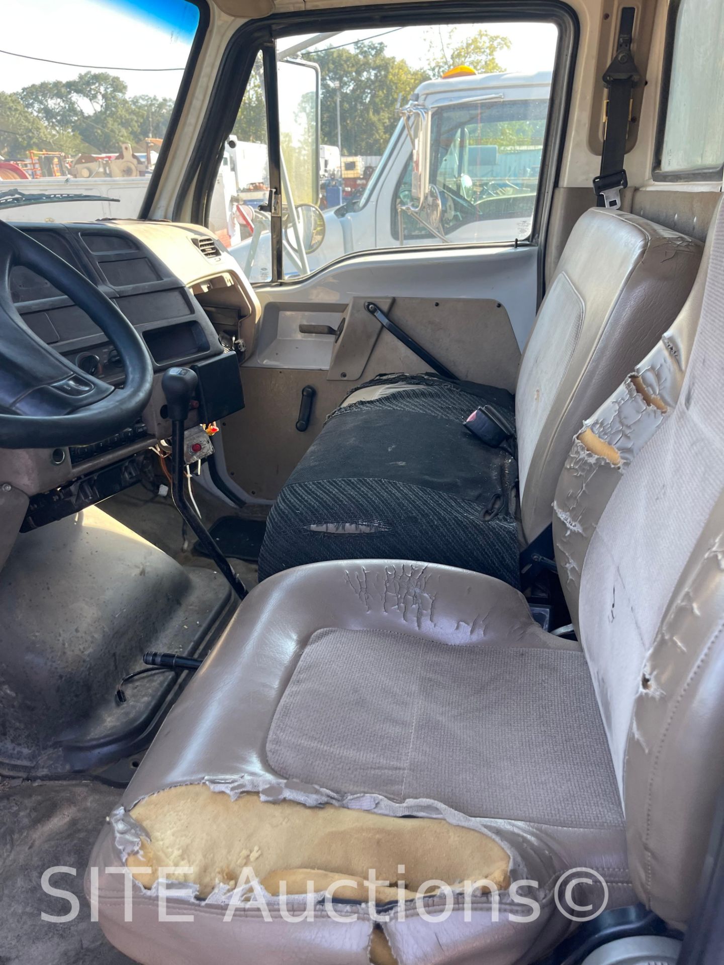 2004 Sterling Acterra S/A Wireline Truck - Image 24 of 44