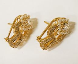 18CT GOLD PEARL & CLEAR STONE PAIR OF EARRINGS - 7 GRAMS TOTAL APPROX