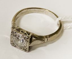 18CT WHITE GOLD DIAMOND RING CENTRE STONE IS APPROX 0.80CTS WITH DIAMOND TO THE SHOULDER SIZE N