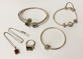 COLLECTION OF SILVER JEWELLERY TO INCLUDE PANDORA