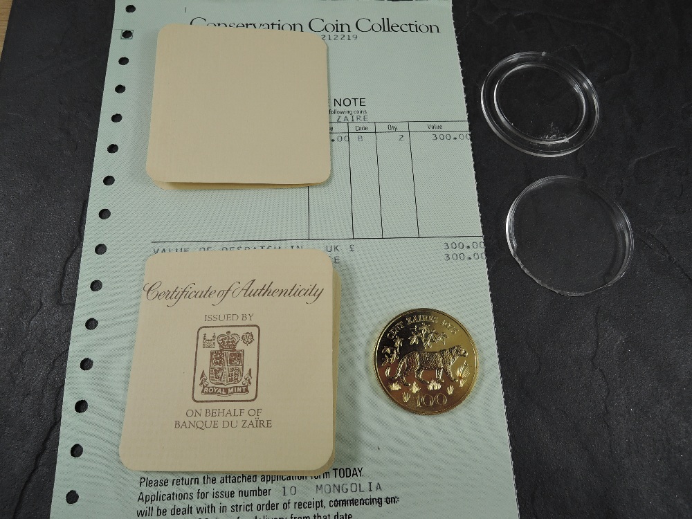 A 1975 Banque Du Zaire 100 Zaires Gold Coin, Leopard to reverse, Uncirculated in damaged plastic - Image 3 of 3