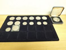 A collection of ten modern Five Pound & five Fifty Pence Coins, including 1992-1993 European