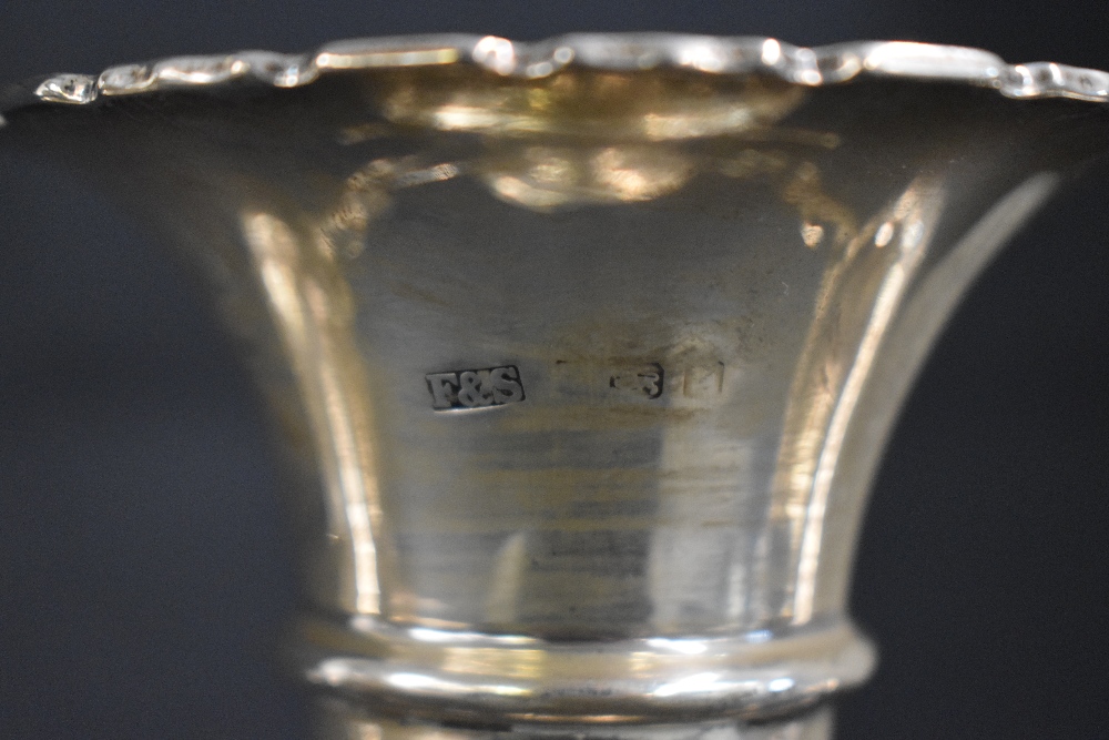An early 20th century silver epergne vase, the central fluted vase having Chippendale style rim with - Image 6 of 6